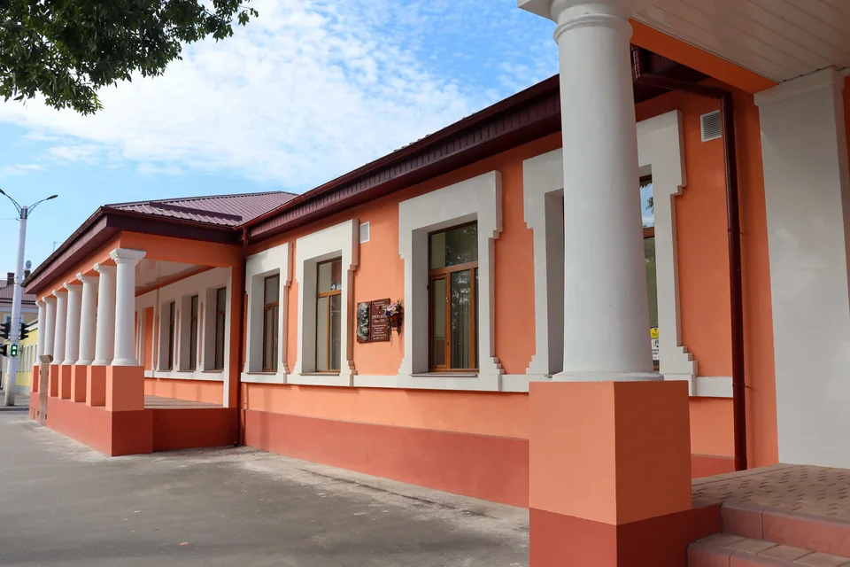 Будівля Ізмаїльського ліцею «Політехнічний» після оновлення фасаду